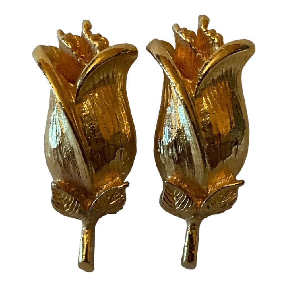 Vintage Celebrity Gold Tone Clip On Earrings